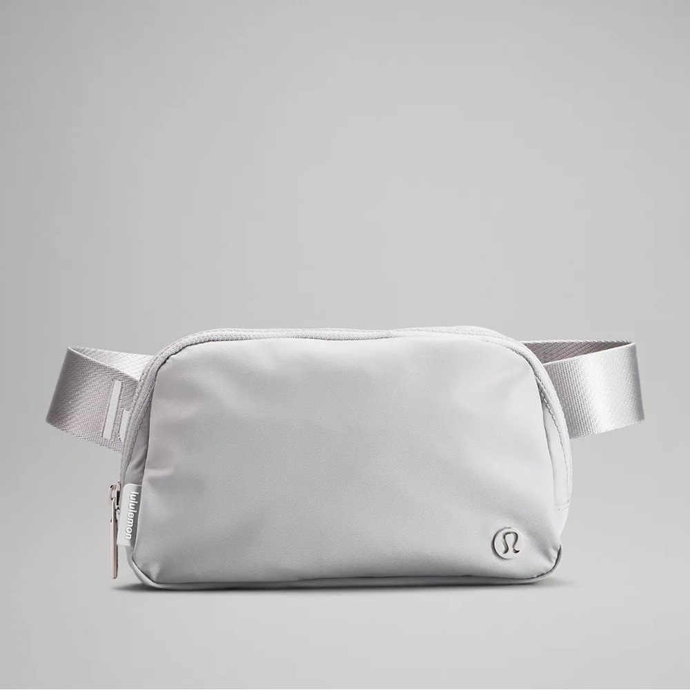 NWOT Lululemon Belt Bag. Silver